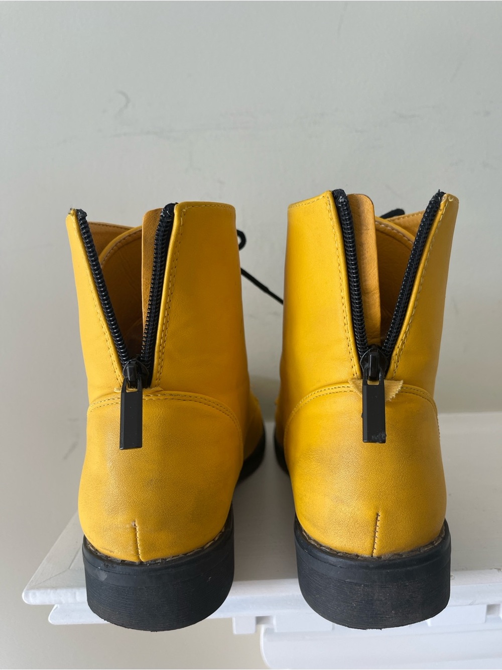 Harper Women’s Yellow Lace-Up Ankle Boots - Classic Urban Style EUC Size 7.5 - Picture 10 of 11